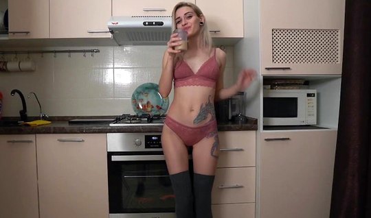 Русская Девушка Занимается Сексом На Кухне