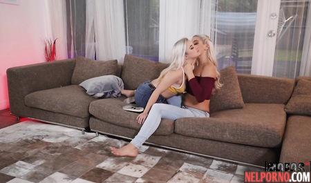Лесбиянки на диване раздвигают ноги ради мощного оргазма друг с другом